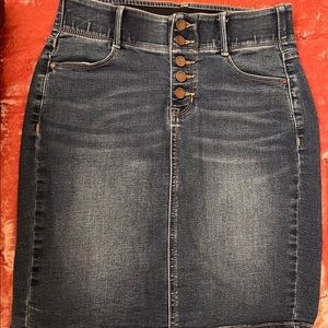 Denim skirt
